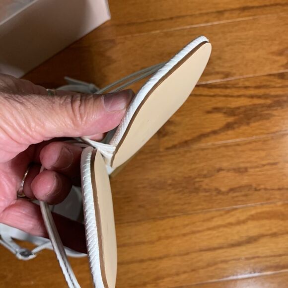 JUSTFAB Amymda Size 11 white flat sandals. NEW - Picture 7 of 9